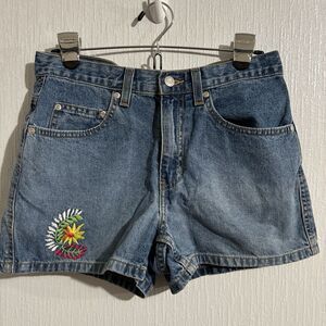 Vintage Old Navy Y2K Denim Embroidered Flower Shorts Summer Cute Women’s 6